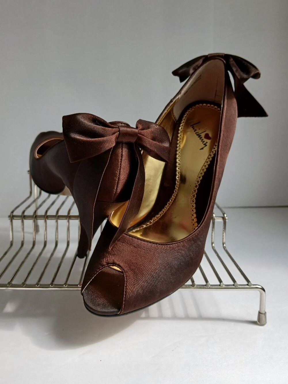 Vintage Y2K Chocolate Satin Peep-Toe Oversized Back Bows Stiletto Pumps NWOB Sz9